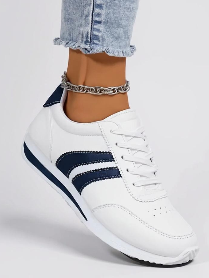 Carla – Supportive Walking Trainers